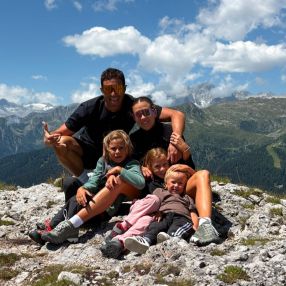 Elisa, Famiglia a Lido di Camaiore