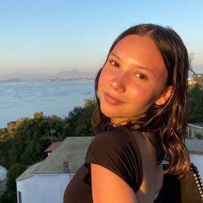 Veronica, Babysitter a Trentino-Alto Adige