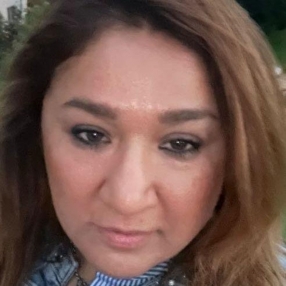 Alexandra, Babysitter a Besano