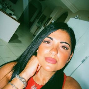 Enza, Babysitter a San Prisco