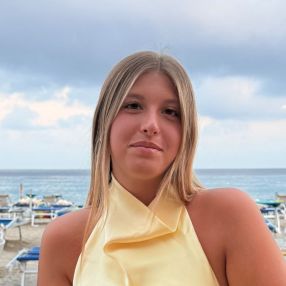 Anna, Babysitter in Fontanella
