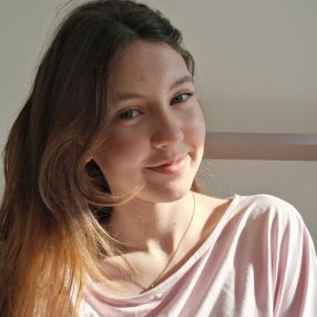 Abril, Babysitter a Pollenza