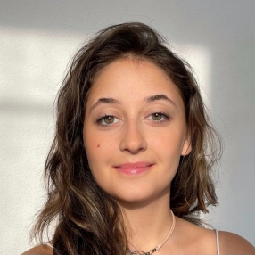 Alessia, Babysitter a Cogoleto