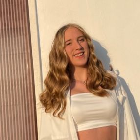 Sara, Babysitter a Olgiate comasco