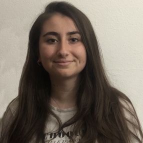 Sara, Babysitter a Recco