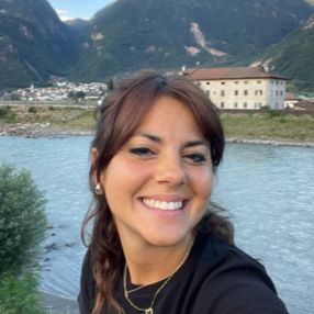 Cinzia, Babysitter a Casarza Ligure