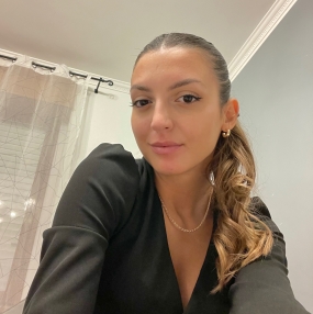 Arianna, Babysitter a Paderno Dugnano