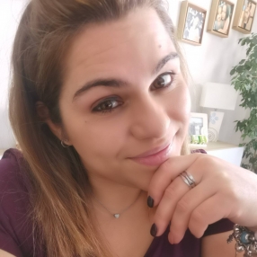 Vittoria, Babysitter a Campania