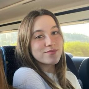 Greta, Babysitter a Asmonte