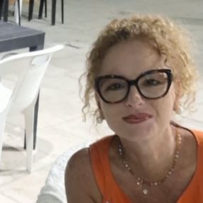 Rosalia, Babysitter a Surbo