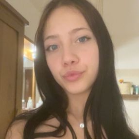 Giulia, Babysitter a Selci Lama