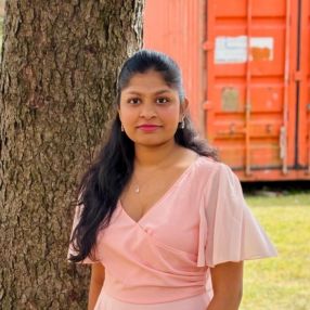 Prageesha stefania, Babysitter a Oleggio