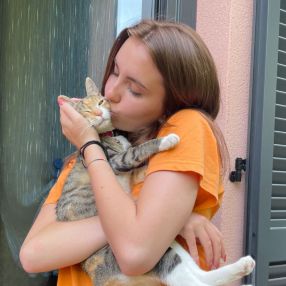 Alyssa, Babysitter a Mandello del Lario