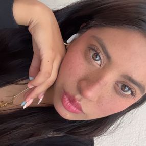 Dafne Chantal, Niñera en Los Reyes Acozac