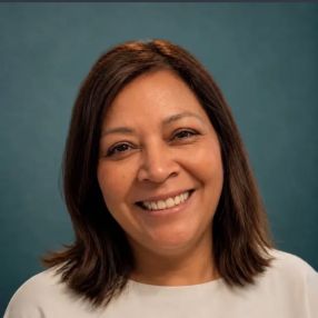 Luz María, Babysitter in Monterrey