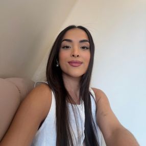 Karol María, Niñera en Monterrey