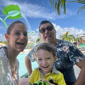 Constanza, Family in Cancún