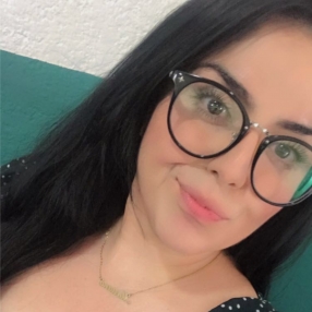 Mariana, Niñera en León
