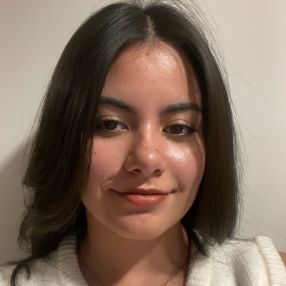 Valentina, Niñera en León de los Aldama