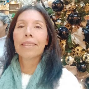 Lourdes, Niñera en San Buenaventura
