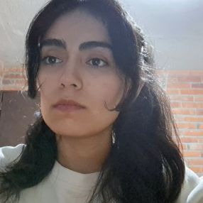 Paloma, Niñera en León de los Aldama