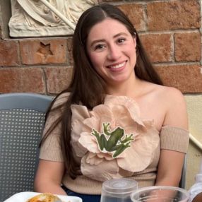 Cinthya, Niñera en Marfil