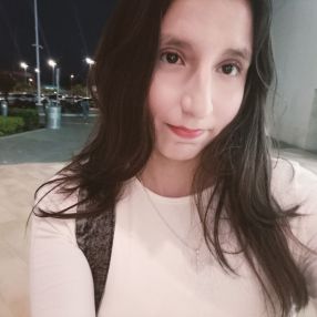 Moon, Niñera en Mazatlán