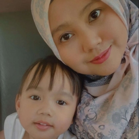 Nur Amira, Family in Kota Samarahan