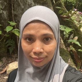 Azilawati, Babysitter in Muar
