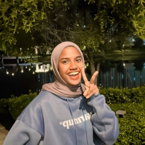 Teacher ija, Babysitter in Klang