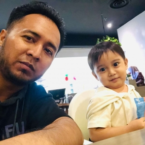 Azfar, Keluarga di Bayan Lepas