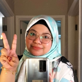 Emyliza, Babysitter in Yong Peng