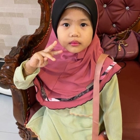 Rozleyanah, Babysitter in Sandakan