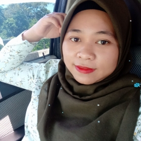 Aida, Babysitter in Langgar