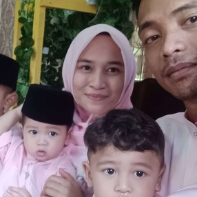 Siti Normahfuzah, Keluarga di Puchong