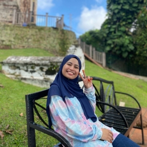 Nur, Pengasuh di Telok Panglima Garang