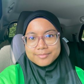 Nurul Miza Nadia, Pengasuh di Sepang