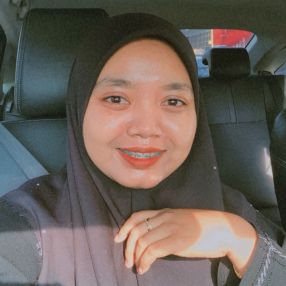 Nur, Pengasuh di Kota Bharu