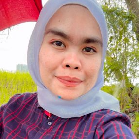 Nur effah, Babysitter in Masai