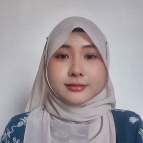 Damia, Babysitter in Kuantan