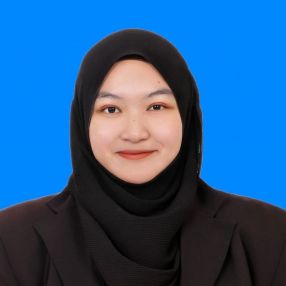 Nur Amira, Pengasuh di Ayer Keroh