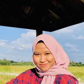 Zaliza, Babysitter in Tanah Merah