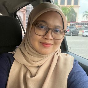 Aqilah, Babysitter in Tumpat