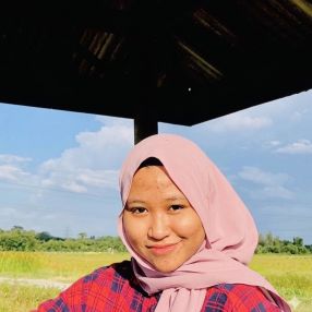 Zaliza, Babysitter in Tanah Merah