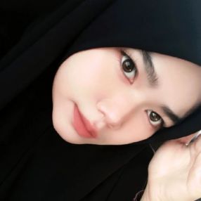 Effa, Pengasuh di Ajil