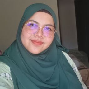 Athirah, Pengasuh di Perai
