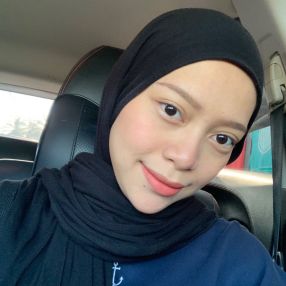 Anna, Babysitter in Gelang Patah