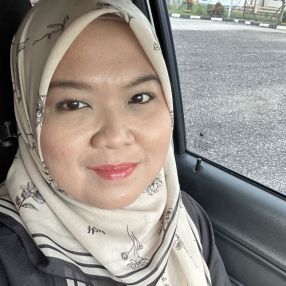 Azlina, Pengasuh di Pelabuhan Klang