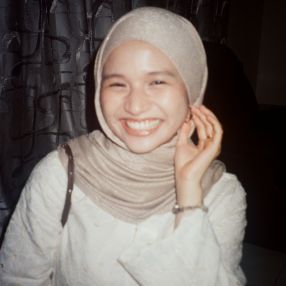 Aesha, Babysitter in Miri
