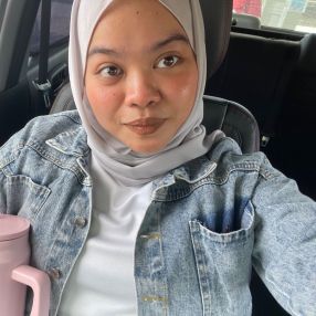 Nur Aina, Babysitter in Pekan